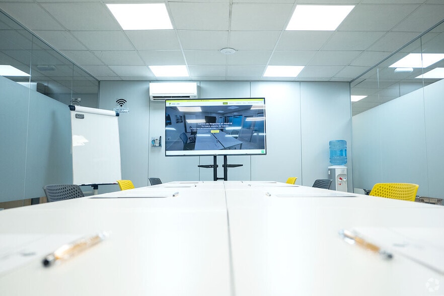 Calle de Campezo, 3, Madrid, Madrid for lease - Interior Photo - Image 1 of 1