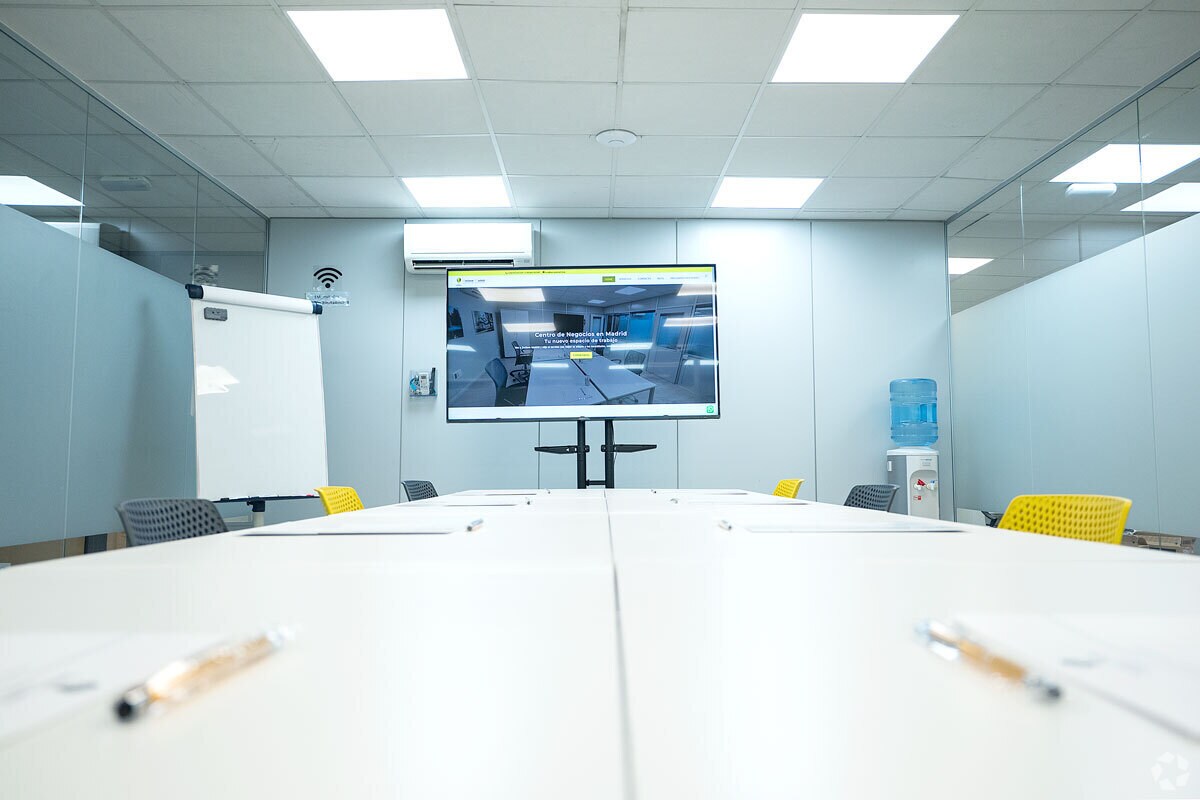 Calle de Campezo, 3, Madrid, Madrid for lease Interior Photo- Image 1 of 2