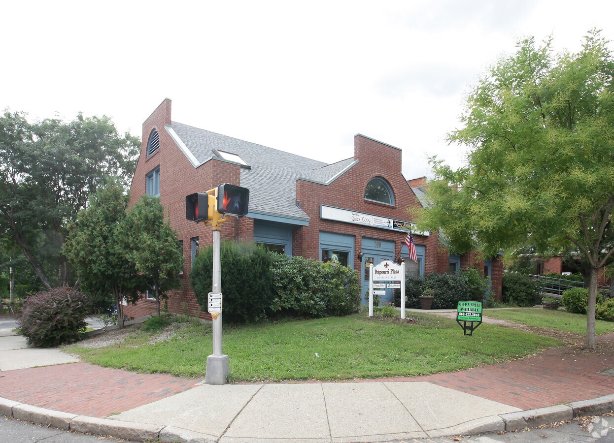 700 Main St, Willimantic, CT 06226
