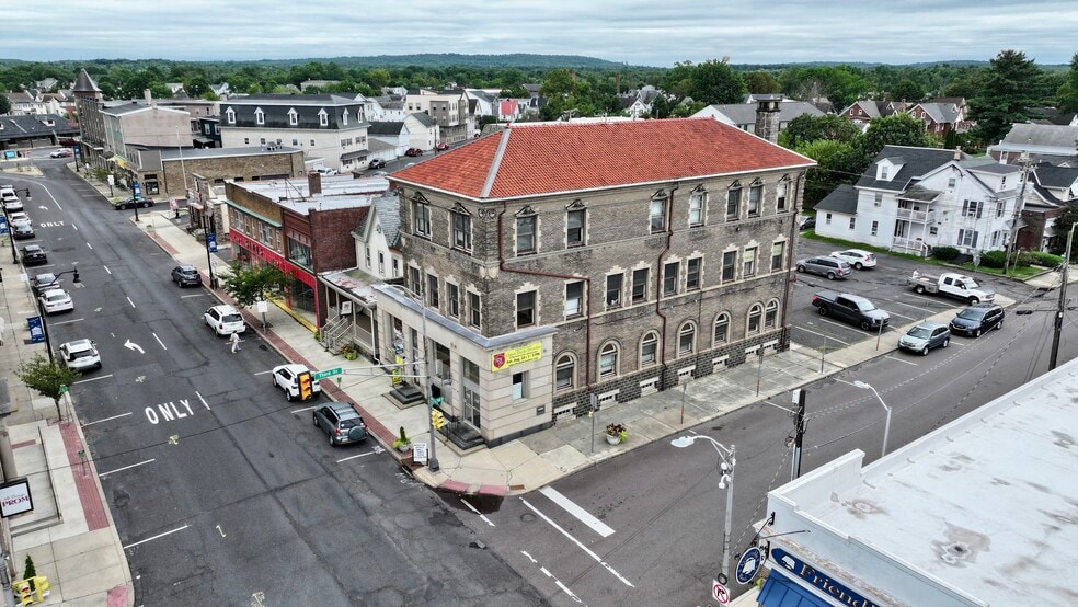 242-248 W Broad St, Quakertown, PA for sale - Building Photo - Image 2 of 61