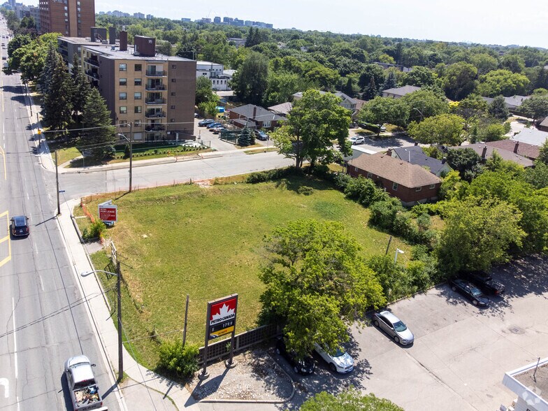 4362 Bathurst St, Toronto, ON for sale - Primary Photo - Image 1 of 1