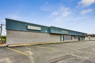 3 S Lincolnway, North Aurora, IL for lease Building Photo- Image 1 of 10