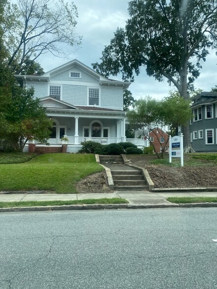 1004 N Elm St, Greensboro, NC for lease - Building Photo - Image 1 of 33