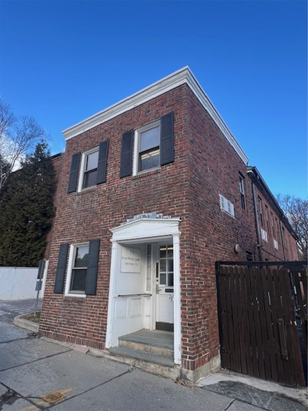 23 Commonwealth Ave, Chestnut Hill, MA for sale - Primary Photo - Image 1 of 8