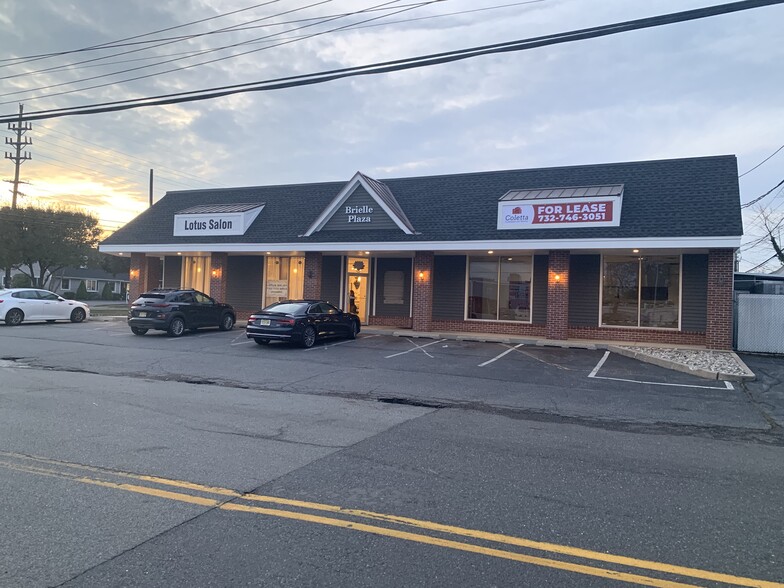 713 Riverview Dr, Brielle, NJ for lease - Building Photo - Image 1 of 2