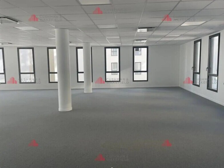 Office in Dijon for lease - Interior Photo - Image 2 of 4