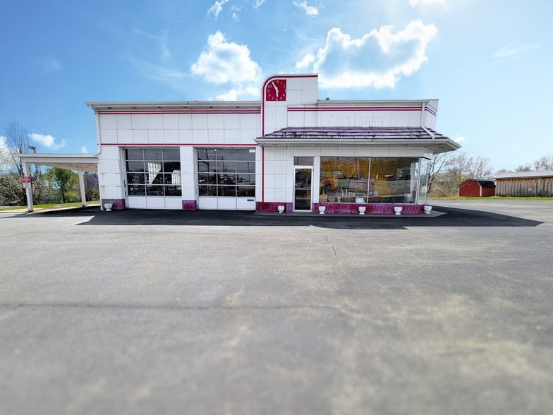 11380 Lincoln Hwy E, North Huntingdon, PA for sale - Building Photo - Image 1 of 12