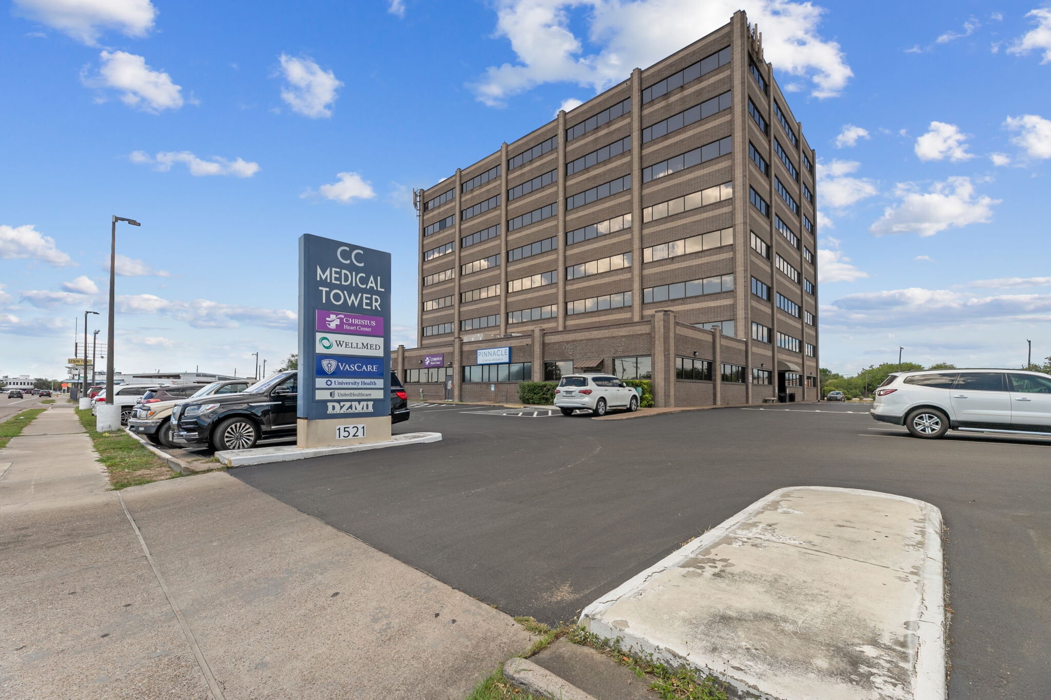 1521 Staples St, Corpus Christi, TX for lease Building Photo- Image 1 of 12