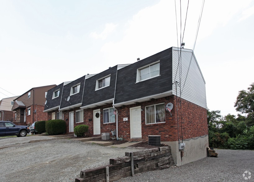 327-353 Dersam St, Mckeesport, PA for sale - Building Photo - Image 2 of 11