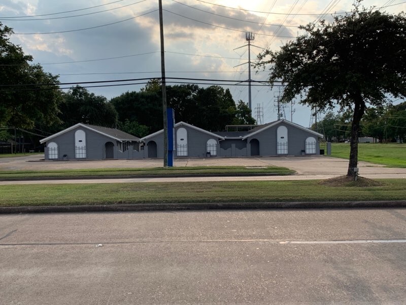 2106-2114 Center St, Deer Park, TX for sale Building Photo- Image 1 of 1