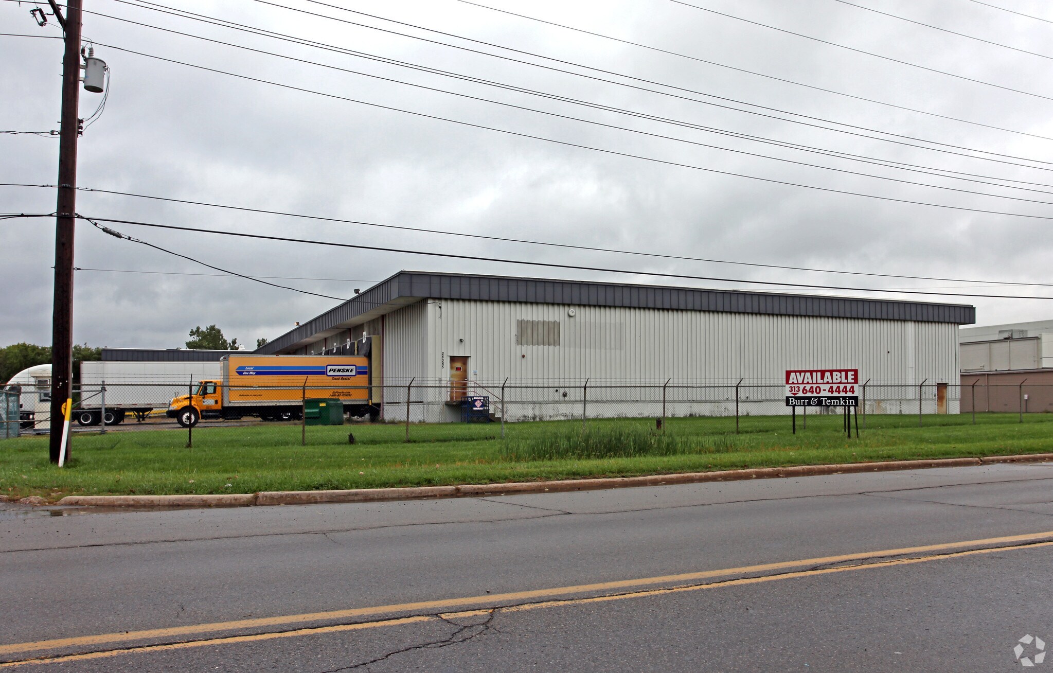 28055 Wick Rd, Romulus, MI for sale Primary Photo- Image 1 of 1