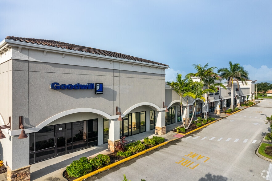 SEC Colonial Blvd & Treeline Ave, Fort Myers, FL for lease - Building Photo - Image 2 of 6