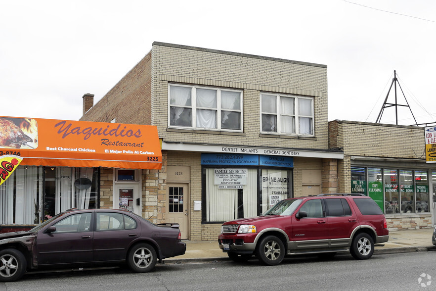 3 Store fronts portfolio of 3 properties for sale on LoopNet.com - Building Photo - Image 1 of 3