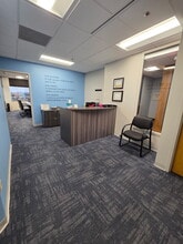 500 Chesterfield Ctr, Chesterfield, MO for lease Interior Photo- Image 1 of 12