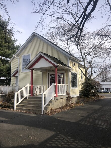 2851-2853 Main St, Glastonbury, CT for sale - Primary Photo - Image 1 of 2