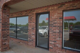 2403 N Porter Ave, Norman, OK for lease Building Photo- Image 1 of 7