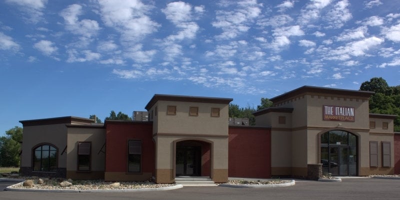 1201 Youngstown Warren Rd, Niles, OH for sale - Primary Photo - Image 1 of 1