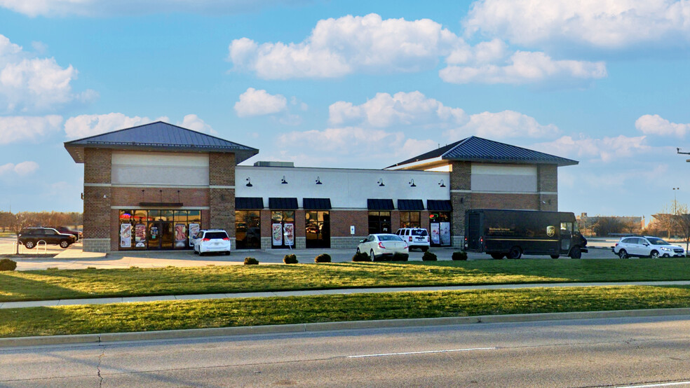 902 Meijer Dr, Champaign, IL for lease - Building Photo - Image 3 of 18