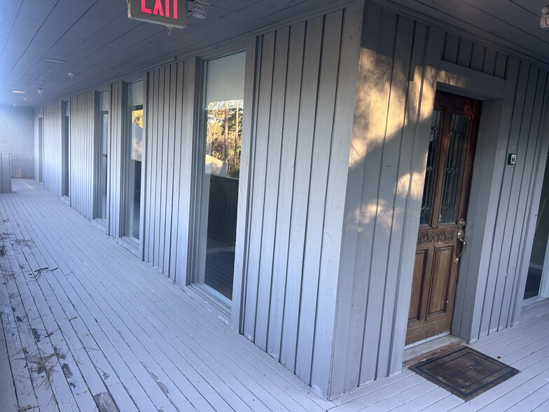 37 New Orleans Rd, Hilton Head Island, SC for lease - Building Photo - Image 1 of 2