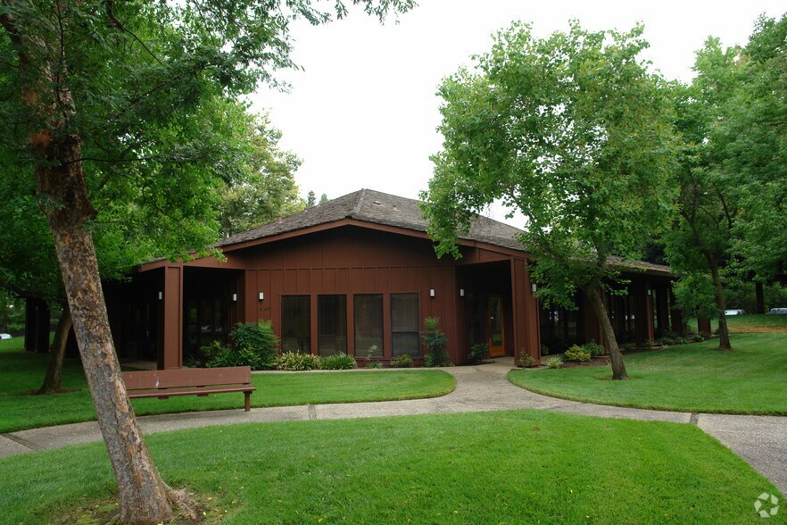 1560 Humboldt Rd, Chico, CA 95928