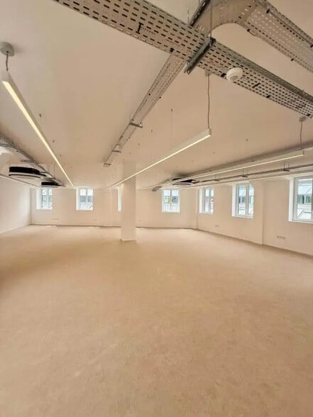 2 Rue De Damiette, Paris for lease - Interior Photo - Image 3 of 20