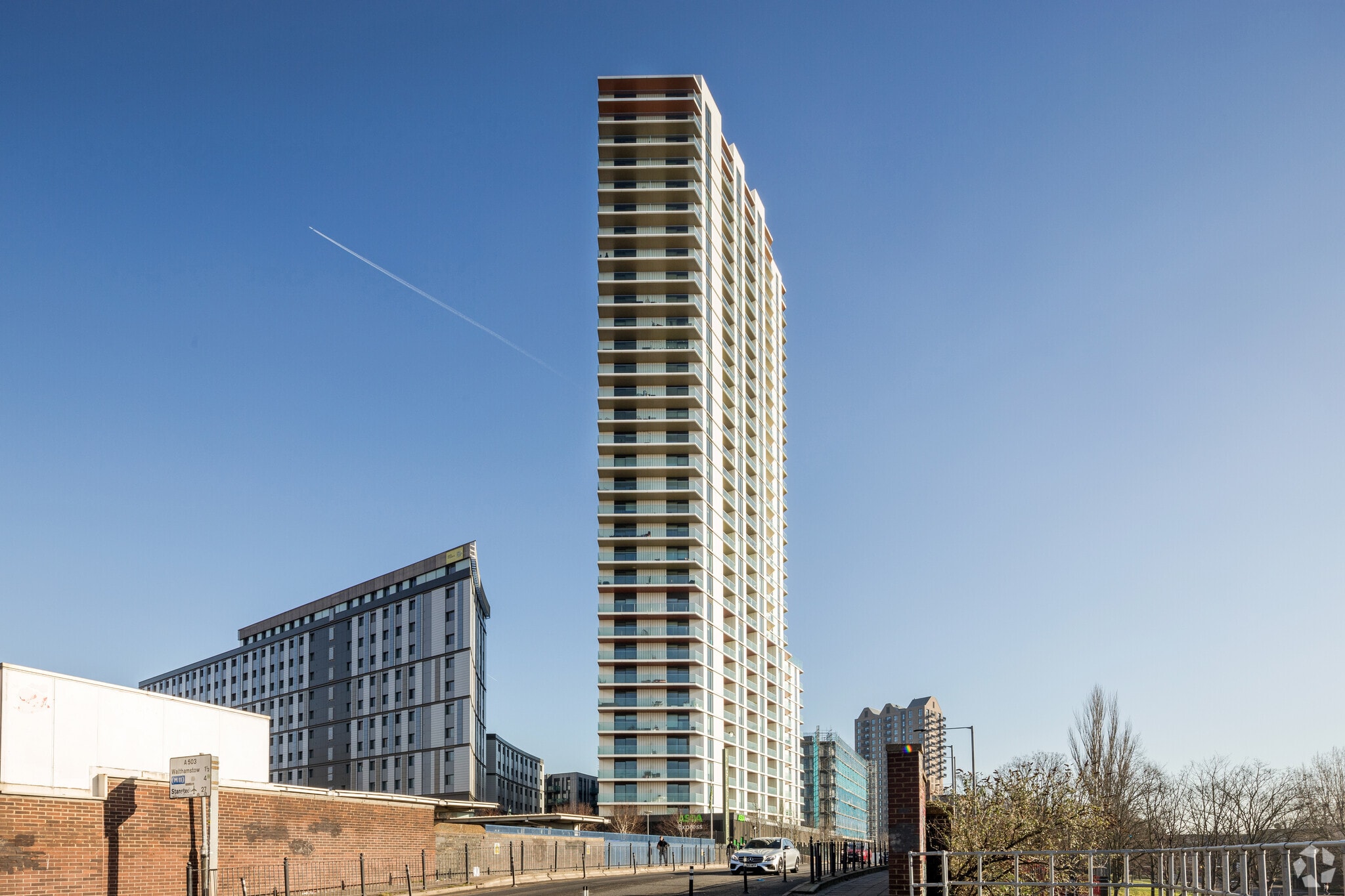 Ferry Ln, London for sale Primary Photo- Image 1 of 1