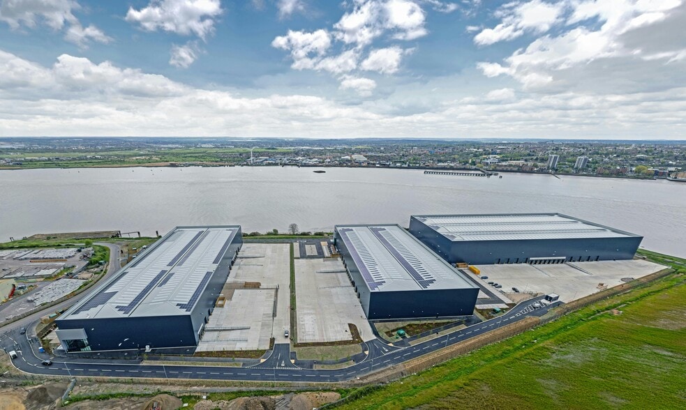 Coldharbour Ln, Rainham for lease - Building Photo - Image 2 of 12