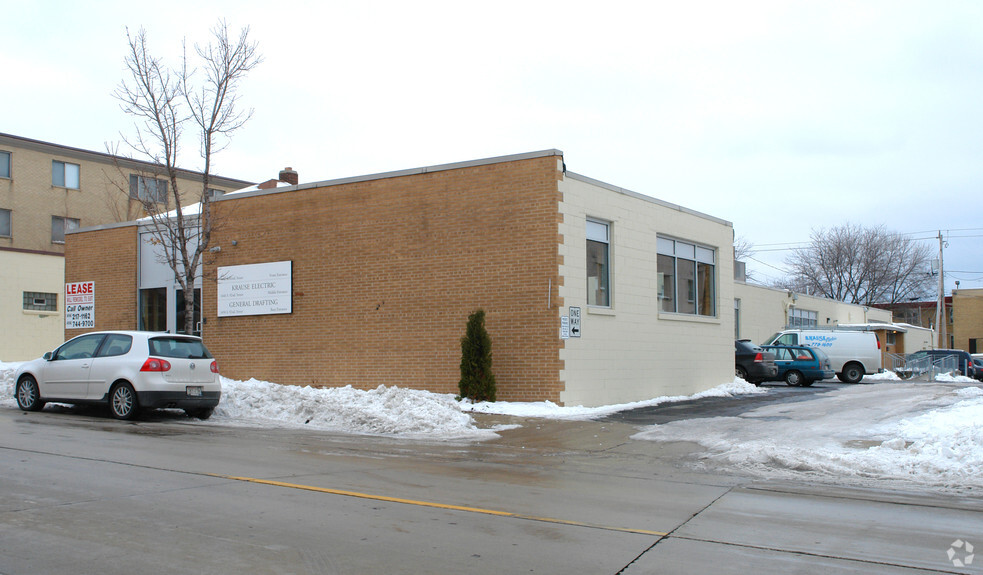 1442 S 92nd St, West Allis, WI for sale - Building Photo - Image 1 of 1