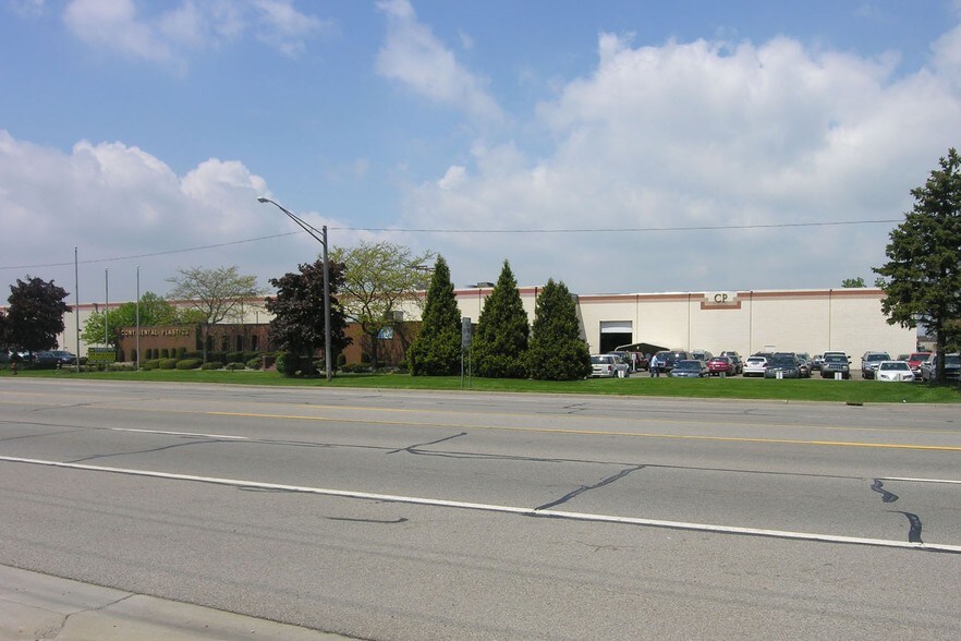 3352533545 Groesbeck Hwy, Fraser, MI 48026