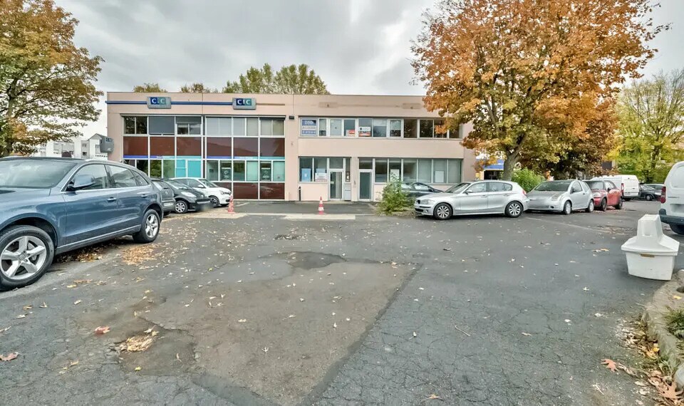 Flex in Torcy for lease Building Photo- Image 1 of 6