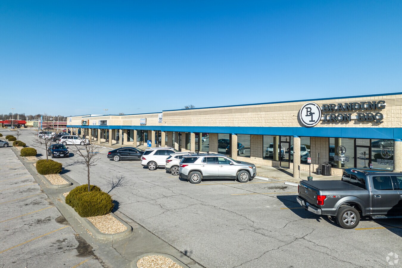 20072061 N Commercial St, Harrisonville, MO 64701 Landmark Plaza