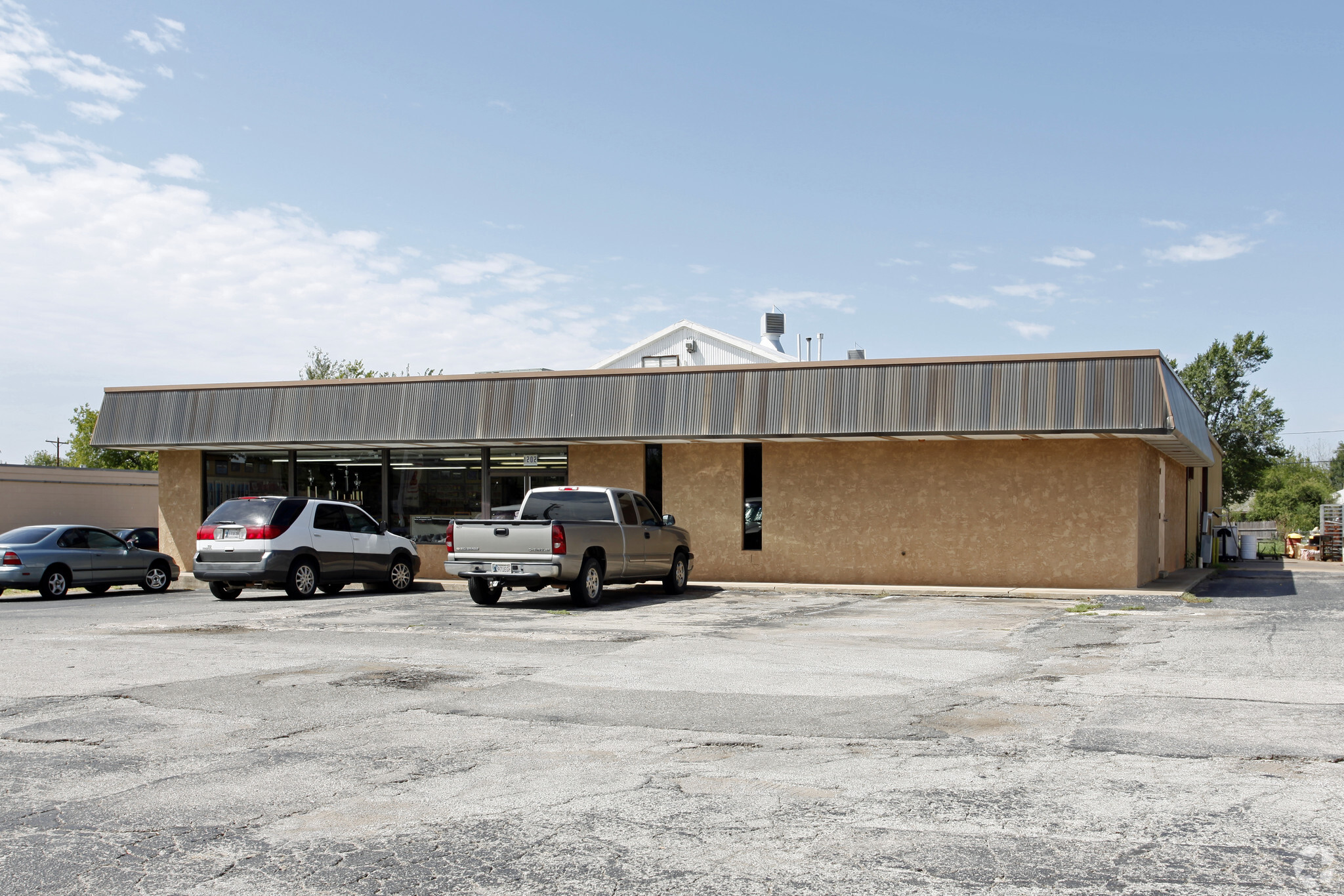 1202 N Flood Ave, Norman, OK for sale Primary Photo- Image 1 of 3