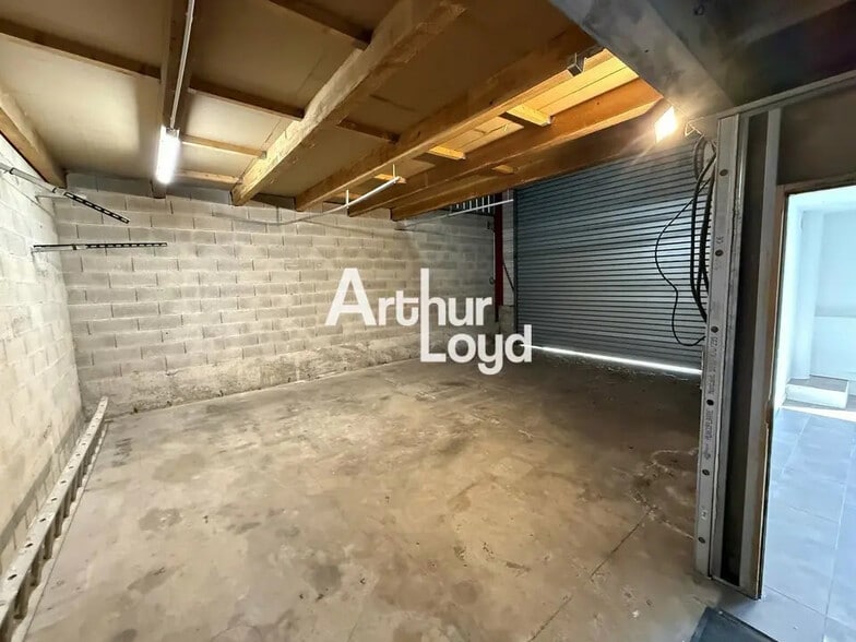 Flex in Roquebrune-sur-Argens for sale - Interior Photo - Image 2 of 7