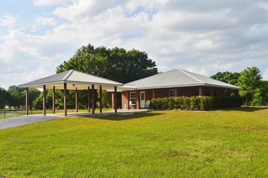 1191 Corner Oaks Rd, Labelle, FL 33935