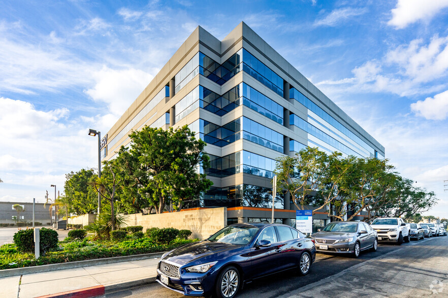 1700 E Walnut Ave, El Segundo, CA for lease - Building Photo - Image 1 of 14