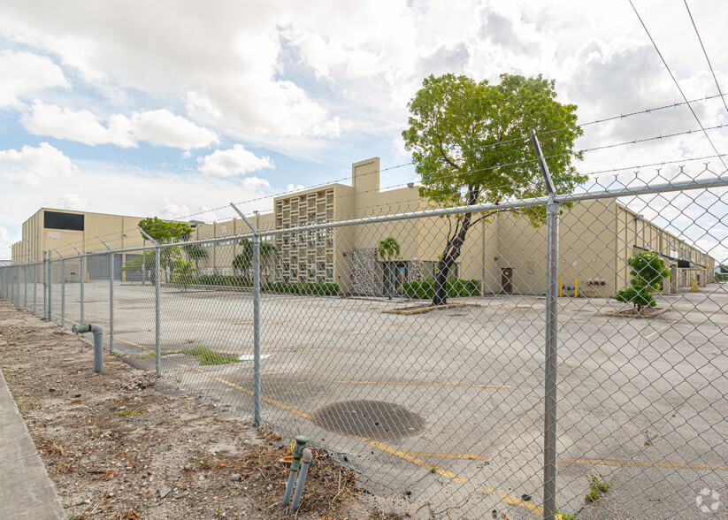 5700 NW 37th Ave, Miami, FL for sale - Building Photo - Image 1 of 1