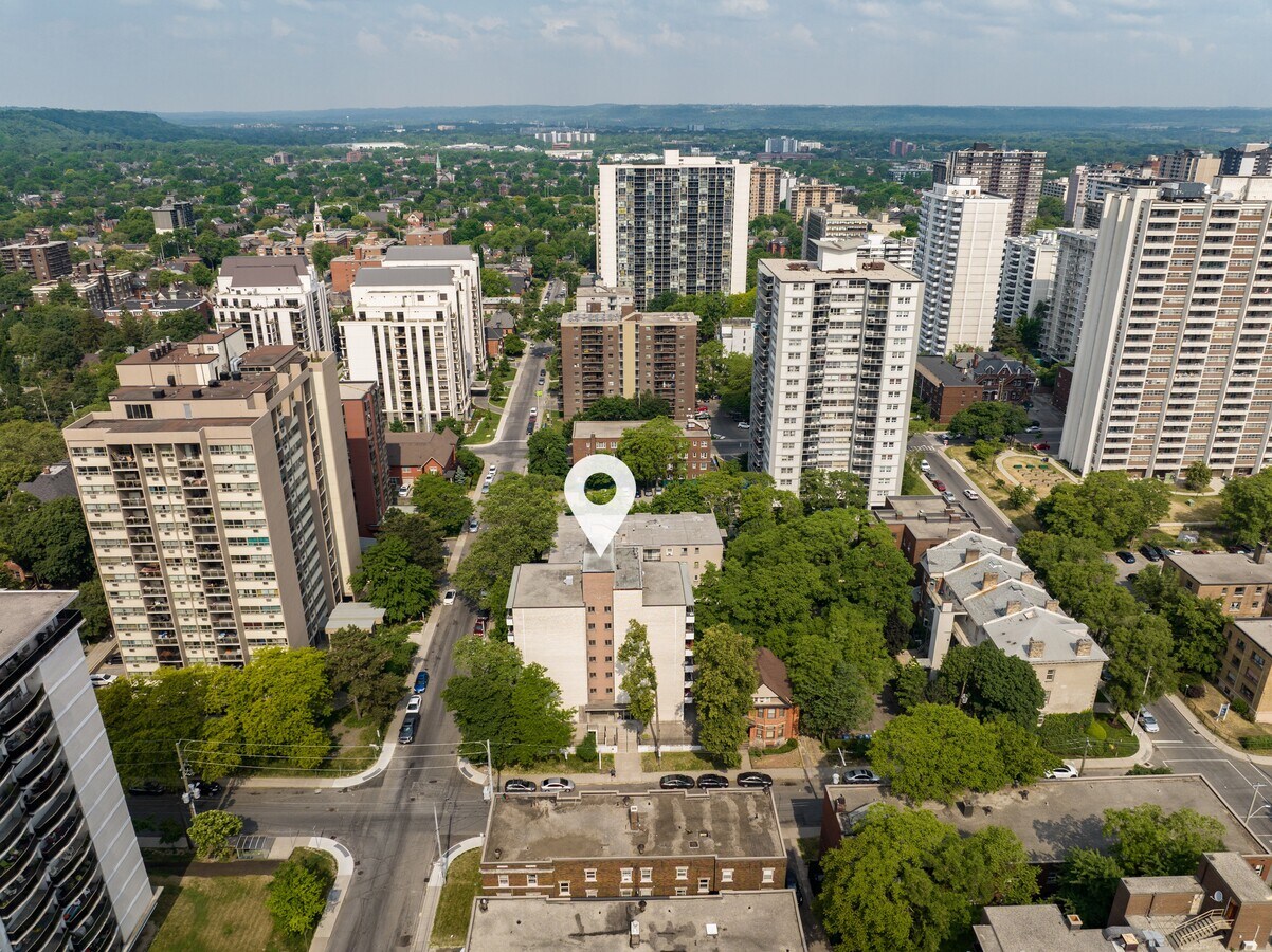 180 Macnab St S, Hamilton, ON L8P 3C7