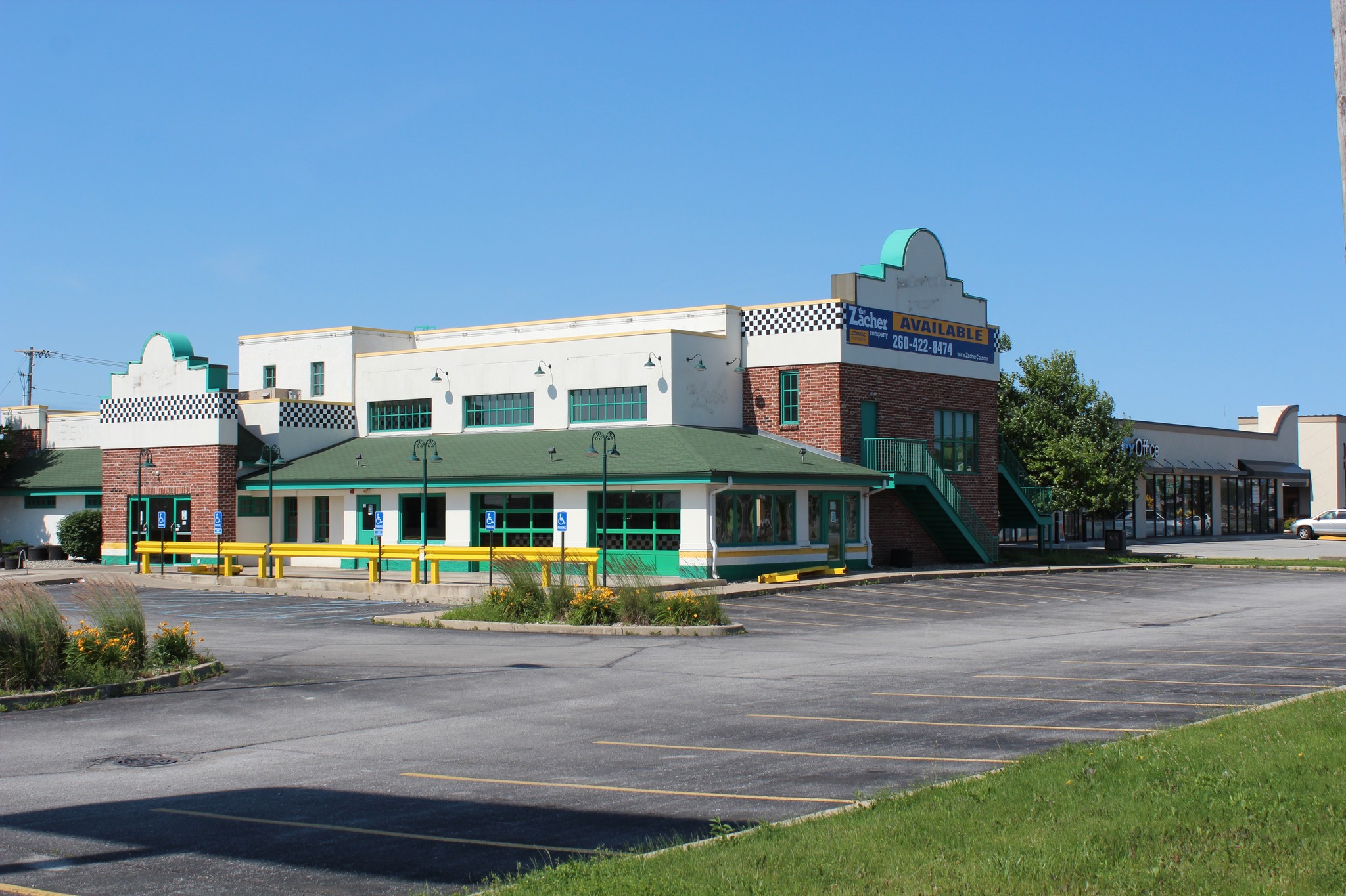 407 W Coliseum Blvd, Fort Wayne, IN for sale Primary Photo- Image 1 of 1