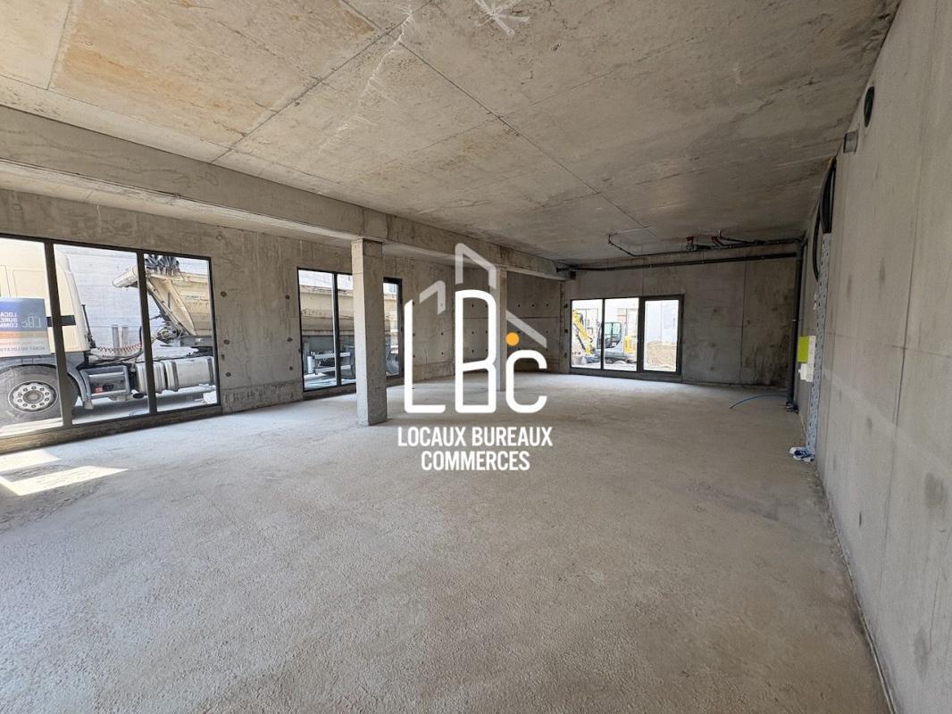 213 Route De Rennes, Orvault for lease Building Photo- Image 1 of 19