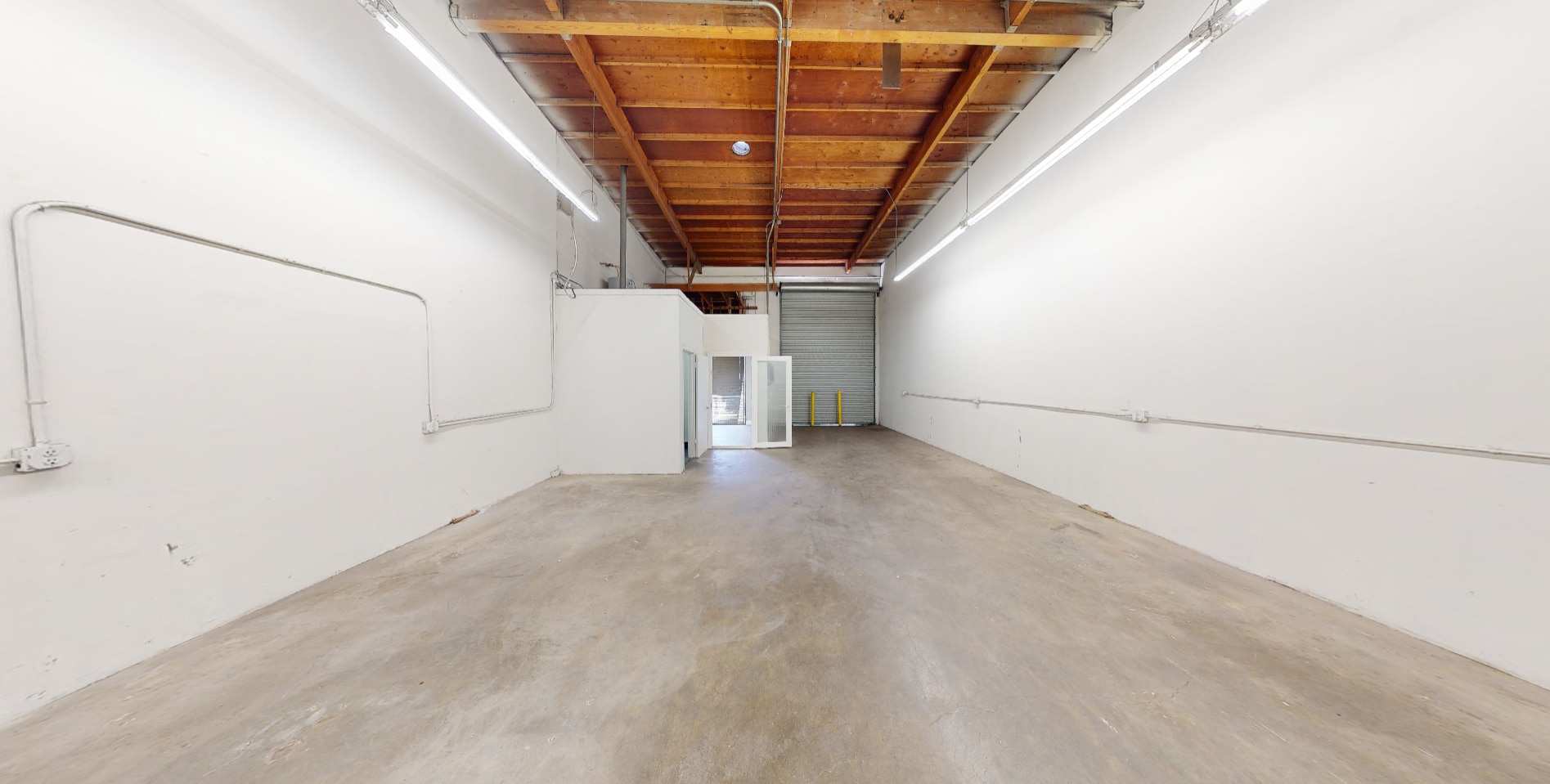 2300 Walnut Ave, Signal Hill, CA for lease Building Photo- Image 1 of 4