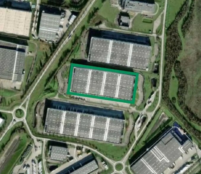 Flex in Saint-Quentin-Fallavier for lease - Aerial - Image 2 of 4