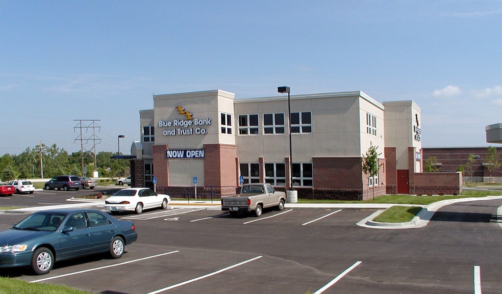 1812 NW Chipman Rd, Lee's Summit, MO for sale - Building Photo - Image 1 of 1