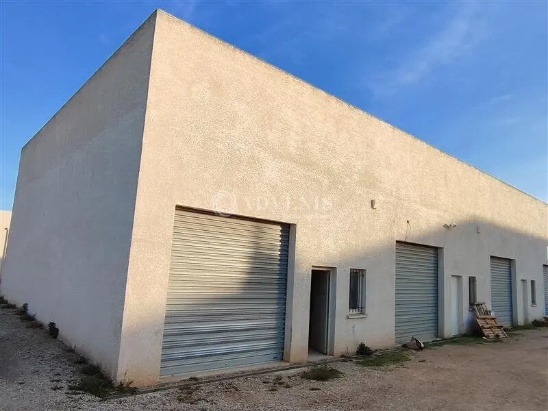 Location Local d'activités 215 m² - Photo 1