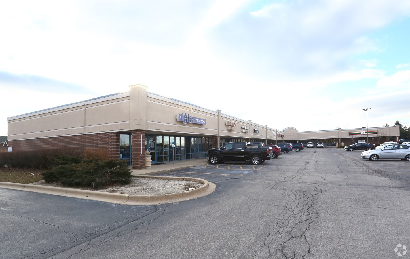 718748 Butterfield Rd, North Aurora, IL 60542