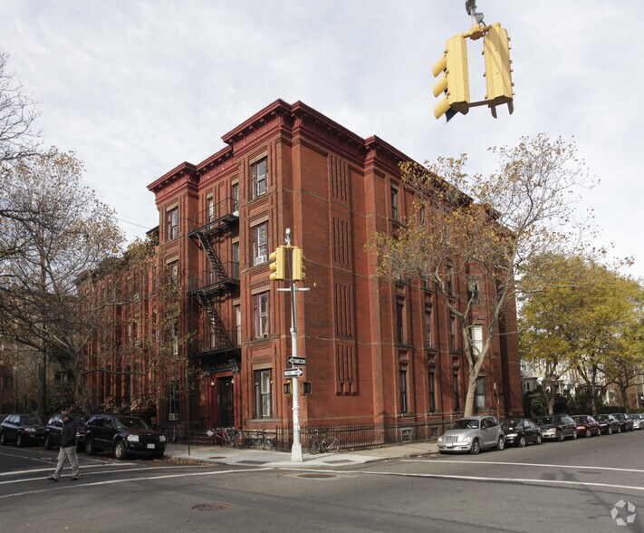 159 Willoughby Ave, Brooklyn, NY for sale - Primary Photo - Image 1 of 1