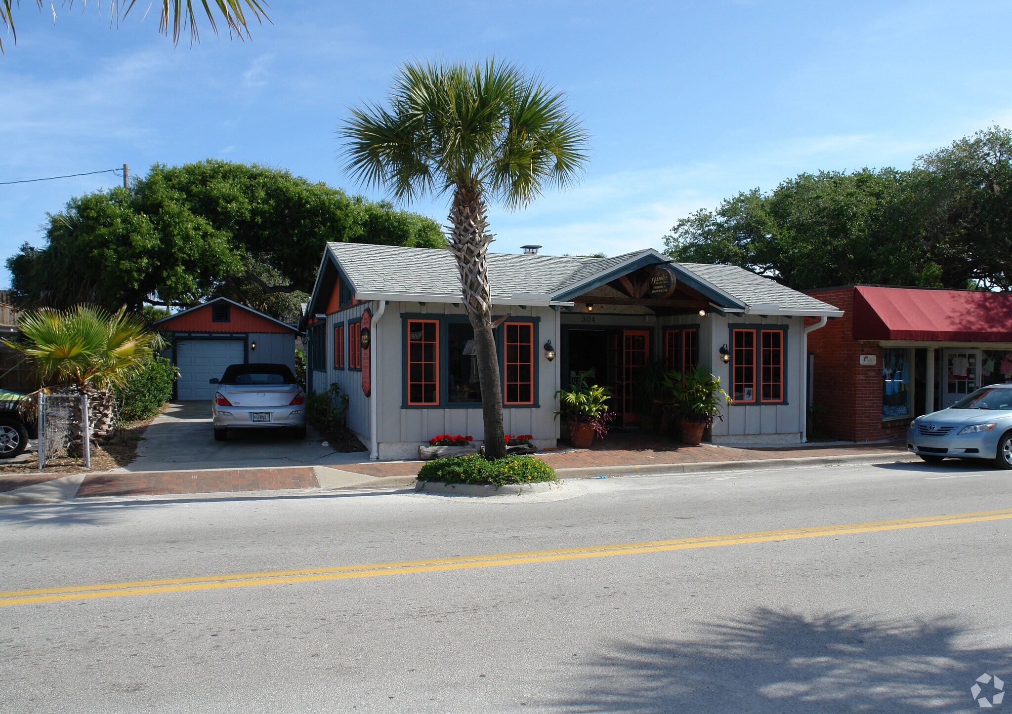 304 Flagler Ave, New Smyrna Beach, FL for sale Primary Photo- Image 1 of 3