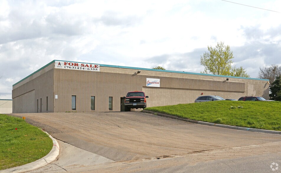 1167 E Highway 36, Maplewood, MN for sale - Primary Photo - Image 1 of 1