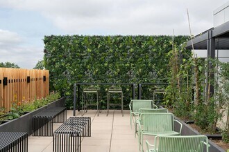 Wharfedale Rd, Wokingham for lease Building Photo- Image 1 of 3