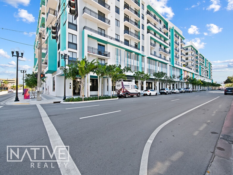 2001 Hollywood Blvd, Hollywood, FL for lease - Building Photo - Image 2 of 31