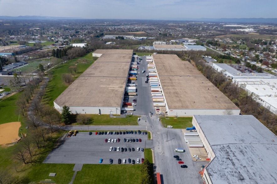 336-340 Heinz St, Mechanicsburg, PA for lease - Building Photo - Image 2 of 2